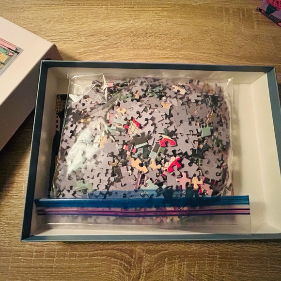 Mon Joli | City Life | 1,000 Piece Jigsaw Puzzle - Picture 3 of 4